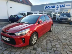(beg) signal red m Gebraucht 2017 Kia Rio Edition 7 Limousine | 13.999 € (Fairer Preis)