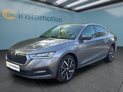 Grau Gebraucht 2022 Skoda Octavia Limousine | 23.649 € (Fairer Preis)