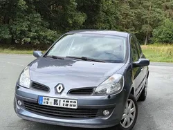 Silber Gebraucht 2006 Renault Clio II Dynamique Limousine | 2.800 € (Fairer Preis)