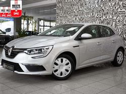Platingrau metallic Gebraucht 2016 Renault Mégane IV Life Limousine | 11.090 € (Etwas zu teuer)