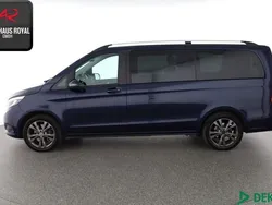 Blau Gebraucht 2017 Mercedes V250 Sport Van / Kleinbus | 40.880 € (Fairer Preis)