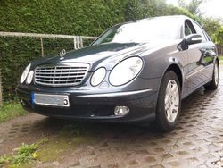 Blau Gebraucht 2003 Mercedes E240 Limousine | 8.500 € (Teuer)