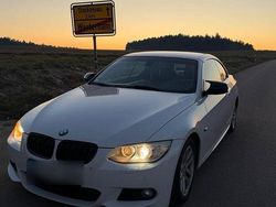Weiß Gebraucht 2011 BMW 320 Cabriolet Sport Line Cabrio | 15.000 € (Etwas zu teuer)
