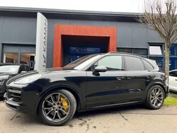 Chromitschwarz Gebraucht 2023 Porsche Cayenne Turbo SUV | 139.500 €