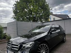 Schwarz Gebraucht 2017 Mercedes E220 Kombi | 24.000 € (Etwas zu teuer)