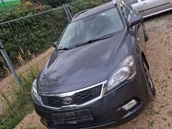 Grau Gebraucht 2010 Kia Ceed Kombi | 2.600 € (Superpreis)