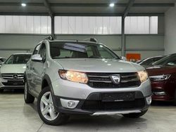 Grau Gebraucht 2015 Dacia Sandero Prestige Limousine | 7.300 € (Guter Preis)