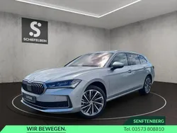 Pebble silber metallic Gebraucht 2024 Skoda Superb LAURIN & KLEMENT Kombi | 49.980 €