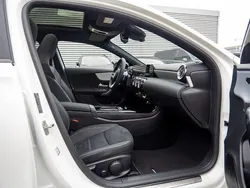 Weiß Gebraucht 2025 Mercedes A180 Edition Kleinwagen | 37.890 € (Teuer)