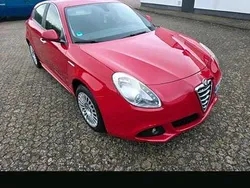 Rot Gebraucht 2011 Alfa Romeo Giulietta Kleinwagen | 3.499 € (Fairer Preis)