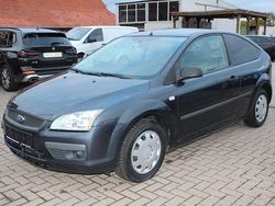 Grau Gebraucht 2006 Ford Focus Limousine | 2.490 € (Fairer Preis)