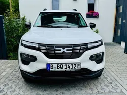 Weiß Gebraucht 2022 Dacia Spring Essentiel Kleinwagen | 10.700 € (Guter Preis)