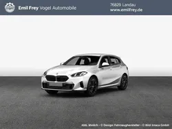 Alpinweiß uni Neu 2025 BMW 120 Kleinwagen | 43.590 € (Teuer)
