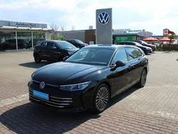 Schwarz Gebraucht 2024 VW Passat Elegance Kombi | 43.990 €