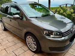 Grau Gebraucht 2012 VW Touran Van / Kleinbus | 7.900 € (Fairer Preis)