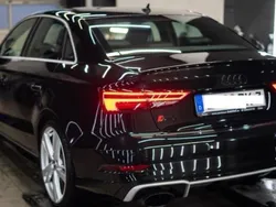 Schwarz Gebraucht 2017 Audi RS3 Kleinwagen | 46.900 € (Fairer Preis)