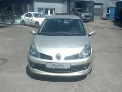 Gold Gebraucht 2007 Renault Clio II Dynamique Limousine | 3.290 € (Fairer Preis)