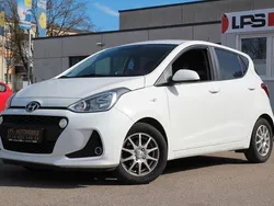 Weiß Gebraucht 2017 Hyundai i10 YES! Kleinwagen | 6.990 € (Fairer Preis)
