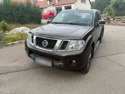 Braun Gebraucht 2011 Nissan Navara Abholung | 8.999 €
