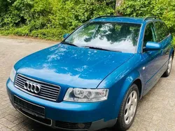Blau Gebraucht 2002 Audi A4 Kombi | 2.600 € (Etwas zu teuer)