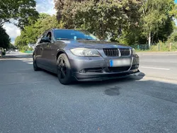 Grau Gebraucht 2005 BMW 325 Sport Line Kombi | 2.000 €