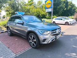 Grau Gebraucht 2021 Mercedes GLC300e SUV | 33.900 € (Etwas zu teuer)