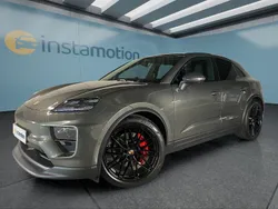 Grün Neu 2025 Porsche Macan SUV | 128.749 €