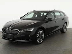 Onyx schwarz metallic Gebraucht 2024 Skoda Superb Selection Kombi | 43.495 € (Superpreis)