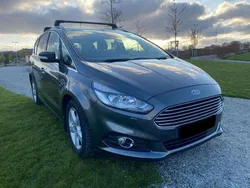 Grau Gebraucht 2018 Ford S-MAX Titanium Van / Kleinbus | 11.499 € (Superpreis)
