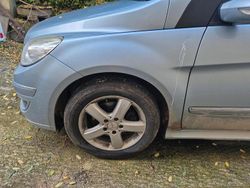 Blau Gebraucht 2006 Mercedes B200 Van / Kleinbus | 900 €