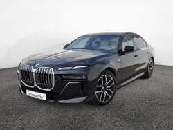Saphirschwarz Gebraucht 2024 BMW 750e M Sport Limousine | 96.950 € (Superpreis)