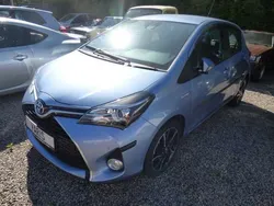 8s7 Gebraucht 2016 Toyota Yaris Hybrid Lounge Limousine | 13.860 € (Etwas zu teuer)