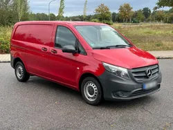 Rot Gebraucht 2015 Mercedes Vito Van / Kleinbus | 11.500 € (Fairer Preis)