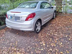 Silber Gebraucht 2011 Peugeot 207 CC Cabrio | 2.350 €