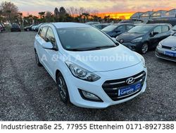 Weiß Gebraucht 2015 Hyundai i30 Trend Kombi | 8.500 € (Etwas zu teuer)