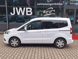 Weiß Gebraucht 2022 Ford Tourneo Courier Trend Van / Kleinbus | 13.890 € (Guter Preis)