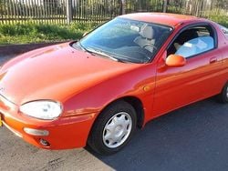 Rot Gebraucht 1997 Mazda MX3 Kleinwagen | 6.300 €