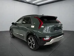 Grün Neu 2025 Kia Niro Spirit SUV | 33.549 € (Etwas zu teuer)