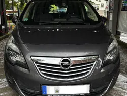Grau Gebraucht 2011 Opel Meriva Innovation Van / Kleinbus | 3.250 € (Guter Preis)