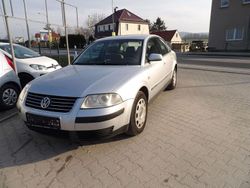 Grau Gebraucht 2001 VW Passat Basis Limousine | 2.999 € (Etwas zu teuer)