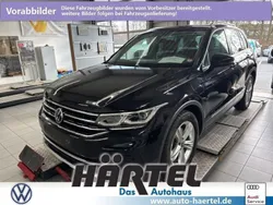 Deep black perleffekt, pearl effect Gebraucht 2021 VW Tiguan Elegance SUV | 30.100 € (Fairer Preis)