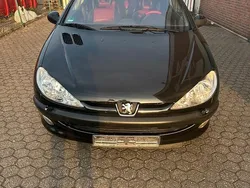 Schwarz Gebraucht 2002 Peugeot 206 CC Cabrio | 1.600 €