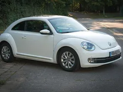 Weiß Gebraucht 2012 VW Beetle Design Limousine | 9.400 € (Etwas zu teuer)