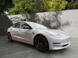 Weiß Gebraucht 2022 Tesla Model 3 Limousine | 29.500 € (Guter Preis)
