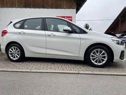 Weiß Gebraucht 2018 BMW 220 Active Tourer Van / Kleinbus | 17.990 € (Fairer Preis)