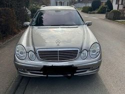 Silber Gebraucht 2005 Mercedes E280 Avantgarde Limousine | 3.000 €