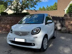 Weiß Gebraucht 2015 Smart ForTwo Coupé Proxy Kleinwagen | 11.850 € (Fairer Preis)