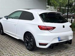 Weiß Gebraucht 2017 Seat Leon SC FR Kleinwagen | 12.999 €