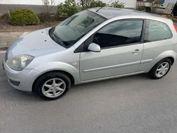 Silber Gebraucht 2007 Ford Fiesta Ambiente Kleinwagen | 1.000 € (Guter Preis)