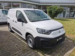 Gelato weiß Gebraucht 2023 Fiat Doblò Van / Kleinbus | 21.990 €